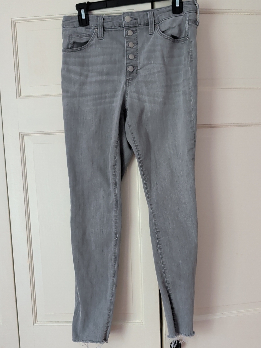 Universal Thread Light Gray High-Rise Skinny Jeans with Button Fly